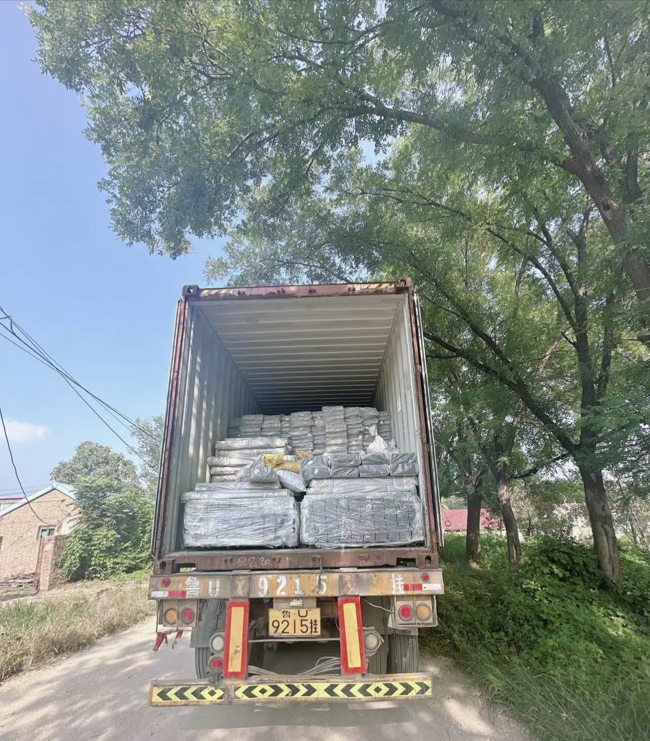 warehouse racks container packing and delivery